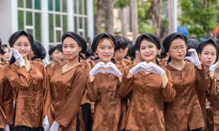 Những ‘bóng hồng’ tham gia diễu hành kỷ niệm 70 năm giải phóng Hải Phòng