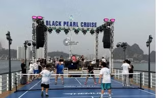 Quảng Ninh làm việc với chủ tàu tổ chức chơi Pickleball ngay giữa vịnh Hạ Long