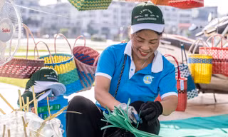 Ngỡ ngàng trước những tác phẩm có mặt tại chiến dịch 'chống ô nhiễm nhựa'