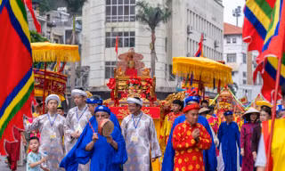 Hàng nghìn người dân tham gia Lễ hội đền Đức Ông Trần Quốc Nghiễn