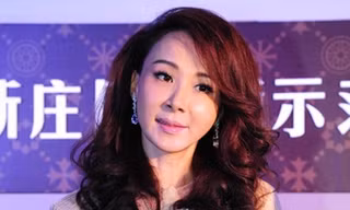 Tiêu Tường mặt căng tròn vì botox