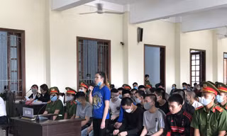 Đánh nhau kiểu 'ăn đứng, thua nằm', 24 bị cáo lĩnh án