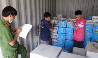 Bắt quả tang ô tô tải vận chuyển 28 tấn chất thải nguy hại