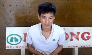 Giật điện thoại nữ sinh bất thành, nam thanh niên đến công an đầu thú