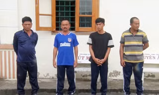 Bắt, đánh 'con bạc' vì không trả tiền thua độ