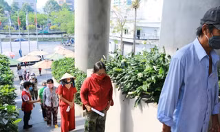 Góc sáng tạo: ĐH Hồng Bàng ra mắt hệ thống tự động phát gạo miễn phí cho người dân