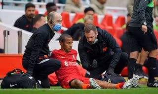 Thiago Alcantara dính chấn thương
