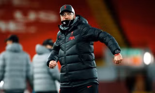 HLV Liverpool lo lắng viễn cảnh Ngoại hạng Anh bị hoãn