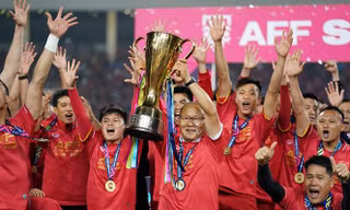 HLV Park Hàng Seo dẫn dắt tuyển Việt Nam vô địch AFF Cup 2018.