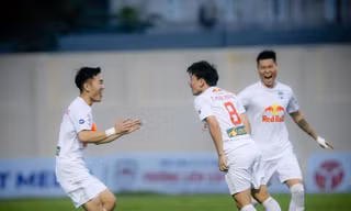 Xuân Trường động viên Minh Vương: ‘Sẽ chẳng có gì quật ngã được chúng ta’ 