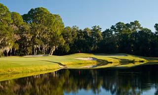 Golfer người Mỹ chết đuối khi đi tìm bóng