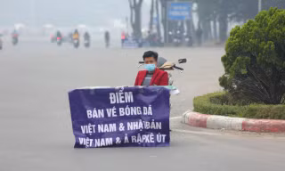 Giảm giá 'kịch sàn', vé trận Việt Nam - Saudi Arabia vẫn ế ẩm