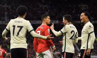 Ronaldo nói gì sau thảm bại của MU trước Liverpool?