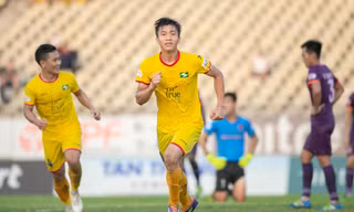 Phan Văn Đức khẳng định sẽ cống hiến hết mình cho SLNA ảnh CTV