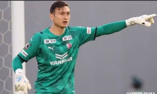 Văn Lâm lần đầu bắt chính cho Cerezo Osaka.