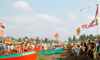 Ngư dân nghinh Ông