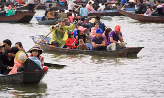 Vãn cảnh chùa Hương, nhiều đò không trang bị phao, áo cứu sinh