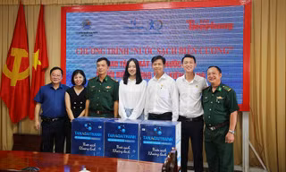 Tặng máy lọc nước cho bộ đội biên phòng Kiên Giang