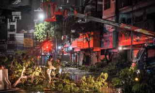 Bí thư Hà Nội: Không để xảy ra khan, thiếu hàng, tăng giá đột biến sau bão