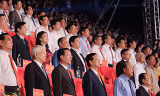 Chủ tịch nước Võ Văn Thưởng dự lễ kỷ niệm 20 năm thành phố Cần Thơ trực thuộc T.Ư