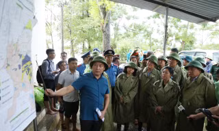 Bí thư Hà Nội Bùi Thị Minh Hoài thị sát vùng rốn lũ huyện Chương Mỹ