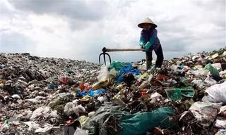 Người dân cạnh bãi rác Nam Sơn: 'Tiền hỗ trợ không đủ mua khẩu trang'