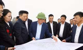 Bí thư Hà Nội kiểm tra thực địa dự án Vành đai 4 qua quận Hà Đông