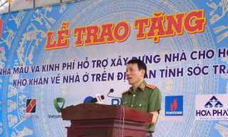 Bộ Công an trao kinh phí hỗ trợ xây dựng 1.200 căn nhà tặng các hộ nghèo ở Sóc Trăng