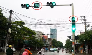Phó Thủ tướng: Tổng rà soát, giải quyết bất cập trong hệ thống biển báo, đèn tín hiệu giao thông