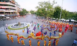 15 quận, huyện Hà Nội múa rồng quanh hồ Hoàn Kiếm