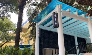 Hà Nội bổ sung thang nâng phục vụ người khuyết tật tại nhà vệ sinh công cộng