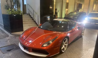 Siêu xe Ferrari 488 GTB tái xuất sau hơn một năm tông đổ cây tại Hà Nội