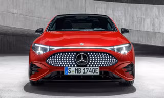 Xe điện mới của Mercedes-Benz gặp rắc rối về sạc