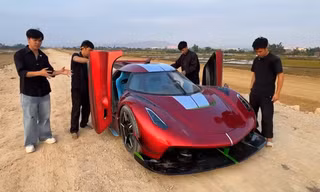 Siêu xe Koenigsegg Jesko nhái của nhóm thợ trẻ