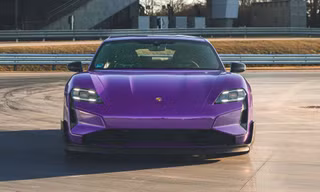 Porsche ra mắt siêu xe điện Taycan mạnh nhất lịch sử