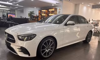 Nhiều mẫu xe sang giảm giá mạnh xả hàng tồn