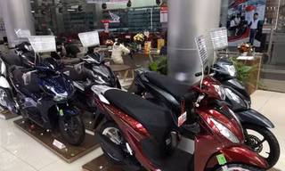Thị trường xe máy Việt trượt dài bất chấp nỗ lực giảm giá