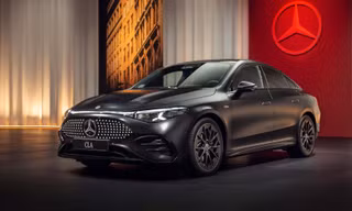 Xe điện hiếm hoi của Mercedes bán chạy