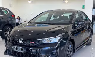 3 xe sedan bán chạy nhất Việt Nam đua giảm giá đầu năm 2025