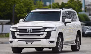 Toyota Land Cruiser LC300 đời 2025 chuẩn bị ra mắt