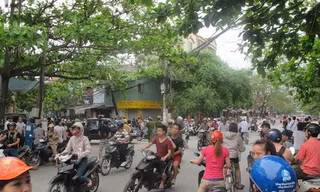 Ném lựu đạn cay khống chế đối tượng buôn ma túy