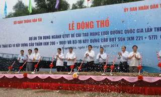 Lãnh đạo Bộ GTVT và UBND tỉnh Thanh Hoá thực hiện nghi lễ động thổ