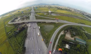 Chuyển làn vào cao tốc Nội Bài - Lào Cai thế nào?