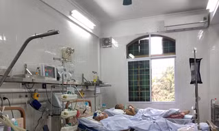 Nữ sinh bị ô tô 'điên' cán trên phố Xã Đàn đã tỉnh