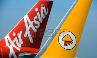 Cổ phiếu AirAsia rớt mạnh sau vụ máy bay mất tích
