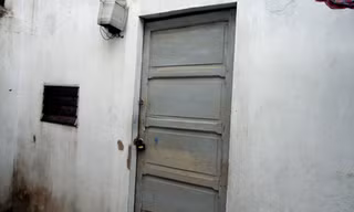 Cô gái bị bóp cổ chết trong phòng trọ