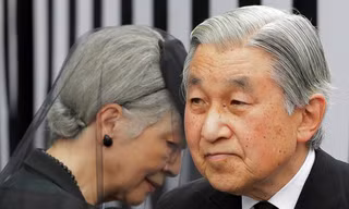 Nhật hoàng Akihito muốn thoái vị vì tuổi cao, sức yếu. Ảnh: Reuters
