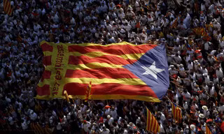 Catalonia chính thức tuyên bố độc lập bất chấp sự phủ nhận từ chính quyền Madrid. Ảnh: RT