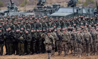 Binh lính NATO tham gia một cuộc tập trận tại Đông Âu. Ảnh: PressTV 