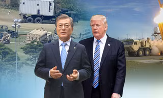 Tổng thống Hàn Quốc Moon Jae-in (trái) và người đồng cấp Mỹ Donald Trump. Ảnh: Yonhap